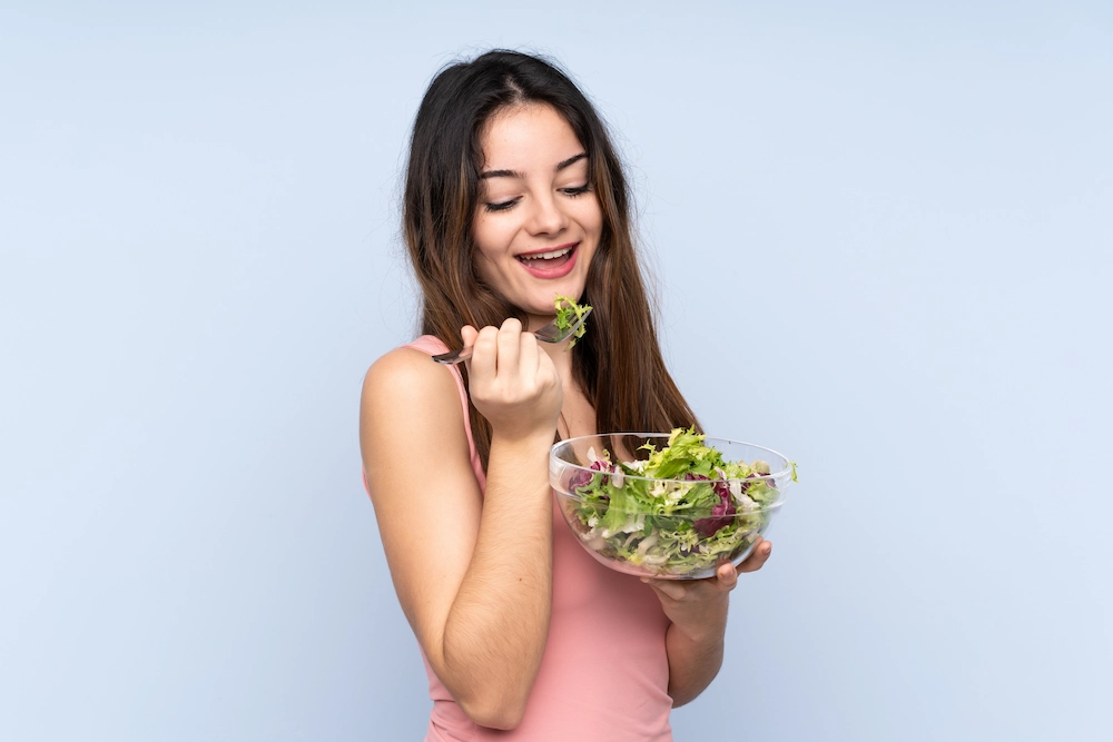 ¿Por qué una buena alimentación mejora tu piel y tu forma física?