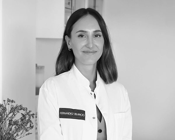 Dra. Patricia Pisonero foto frontal en Clínica Fernández Blanco